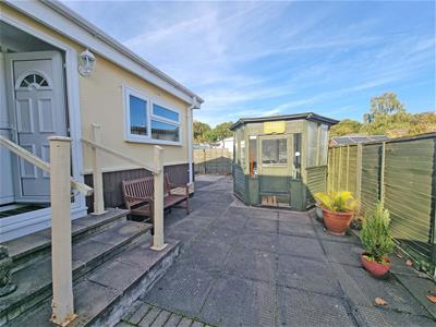 LOW MAINTENANCE SIDE & REAR GARDENS